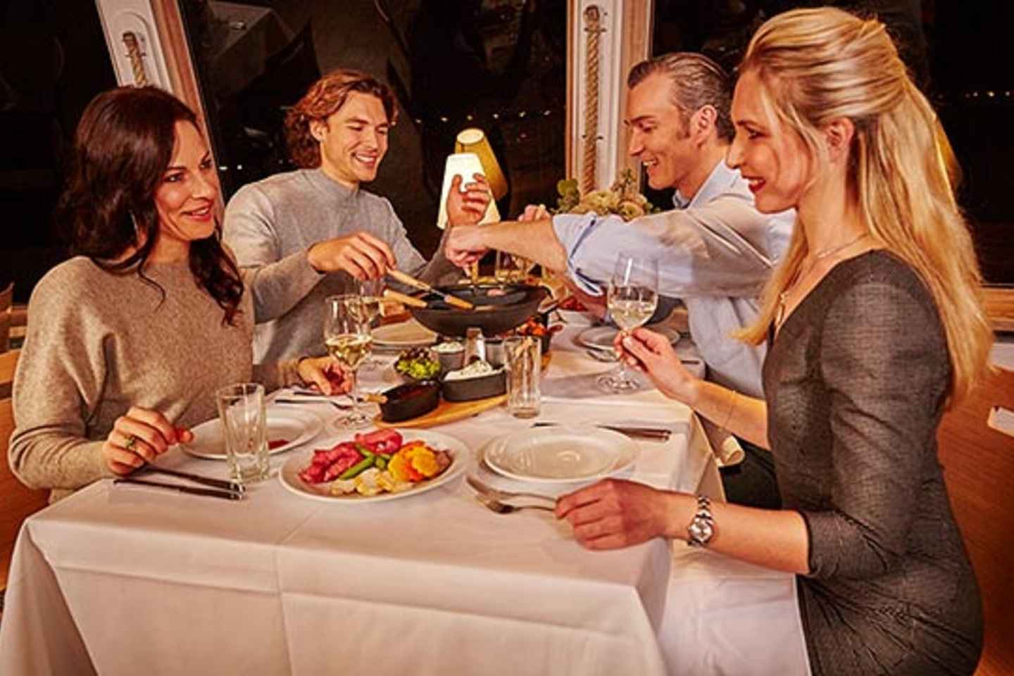 Vín: 3,5 tíma Dóná sigling með ítölskum kvöldverði