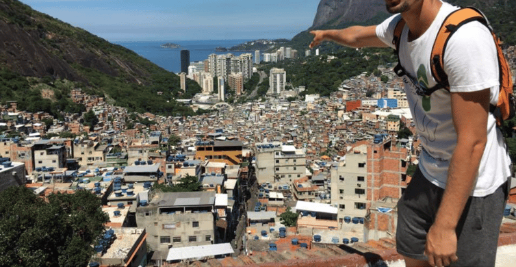 Rio de Janeiro: Rocinha Favela Walking Tour with Local Guide