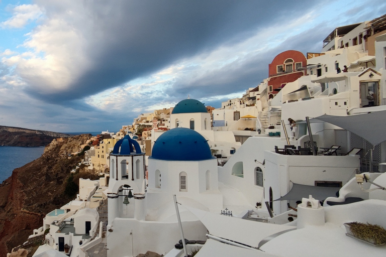 Van Santorini: begeleide Oia-ochtendtour met ontbijt