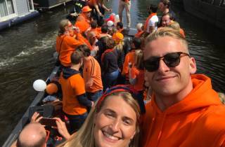Amsterdam: King's Day Party Cruise mit offener Bar und Musik