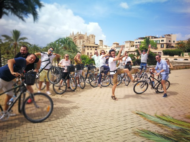 Visit Palma de Mallorca Guided Bicycle Tour in Atene