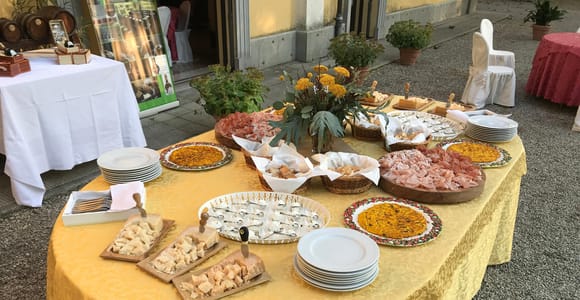 Modena: Balsamico-Mittagessen mit Essigkeller-Tour und Verkostung