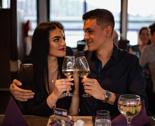 Budapest: Wine &amp; Dine Evening Cruise with Live Piano Concert