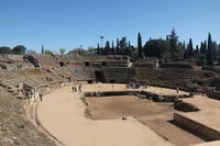 Mérida, Teatro Romano y Tour Guiada de Anfiteatro - Housity
