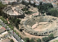 Mérida, Teatro Romano y Tour Guiada de Anfiteatro - Housity
