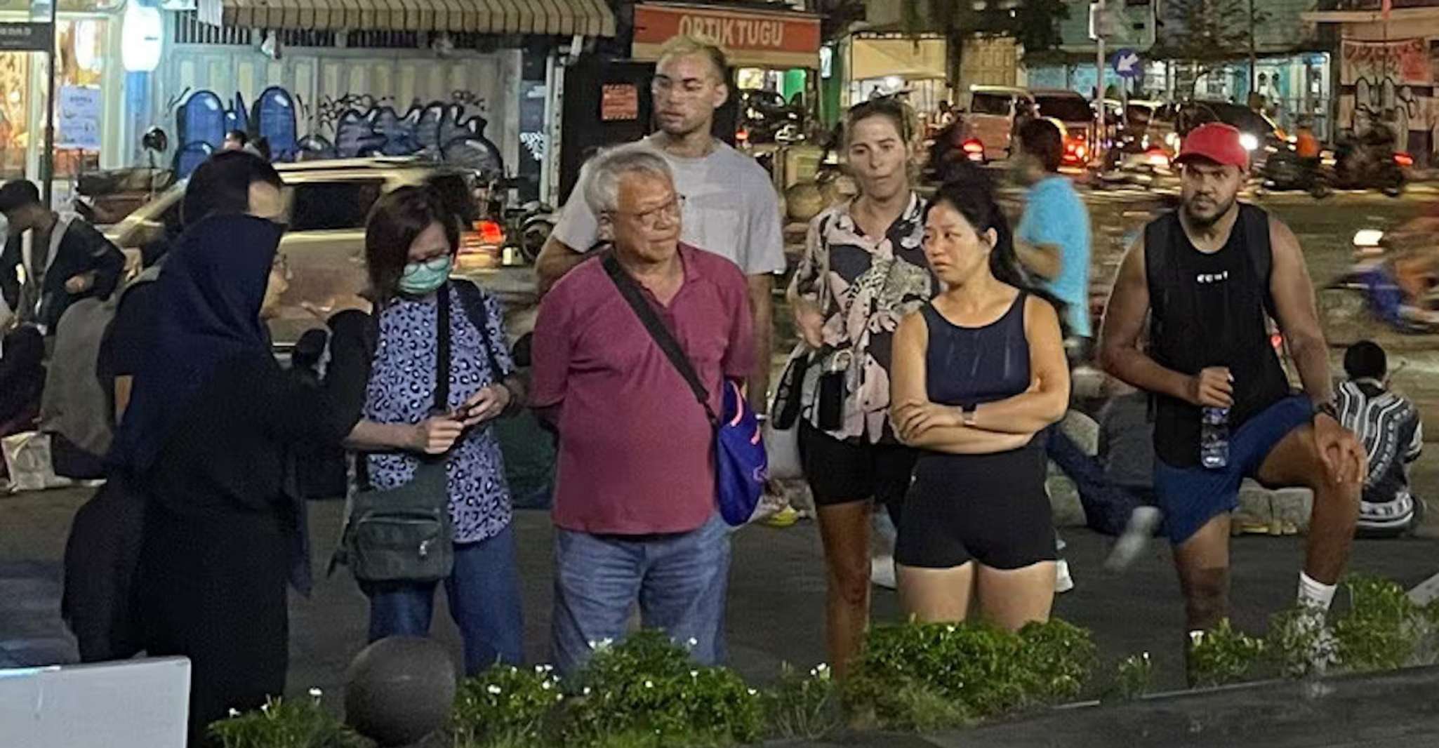 Yogyakarta, Tour notturno a piedi e cibo - Hizvo