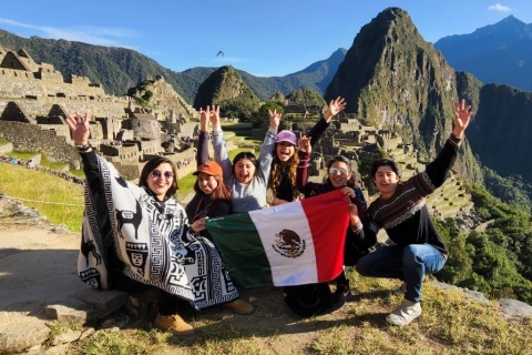 Von Cusco aus: Machu Picchu 2-Tages-ÜbernachtungsreiseMachu Picchu Reise mit Rückfahrt im Bus