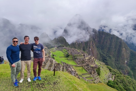 Von Cusco aus: Machu Picchu 2-Tages-ÜbernachtungsreiseMachu Picchu Tagesausflug mit Zugtickets für Hin- und Rückfahrt