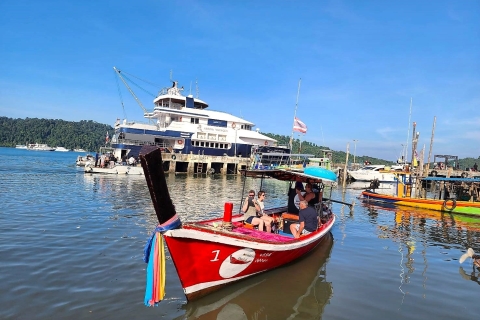 Prywatne lokalne nurkowanie z rurką w Khao Na Yak łodzią typu longtailLokalne nurkowanie z rurką w Khao Na Yak łodzią typu longtail – prywatne
