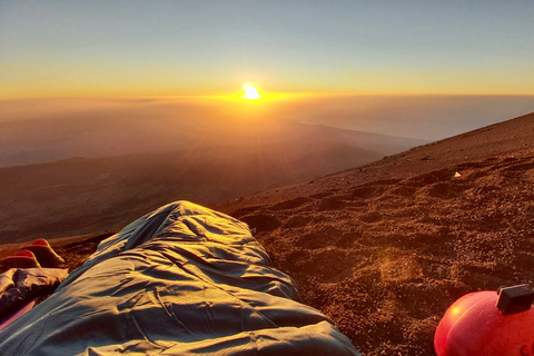 Catânia: Tour guiado ao pôr do sol no Monte EtnaDe Catânia: Tour guiado ao pôr do sol no Monte Etna