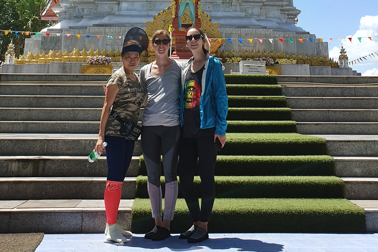 Journée entière de yoga, de méditation et d'immersion dans la culture thaïlandaiseJournée complète de yoga, méditation et immersion dans la culture thaïlandaise