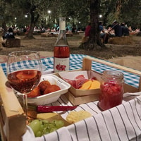 Santa Maria Imbaro, de vinarte picknick onder het maanlicht - Housity