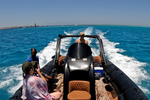 Hurghada : Excursion en bateau rapide 7 en 1 avec plongée en apnée et déjeunerVisite de groupe