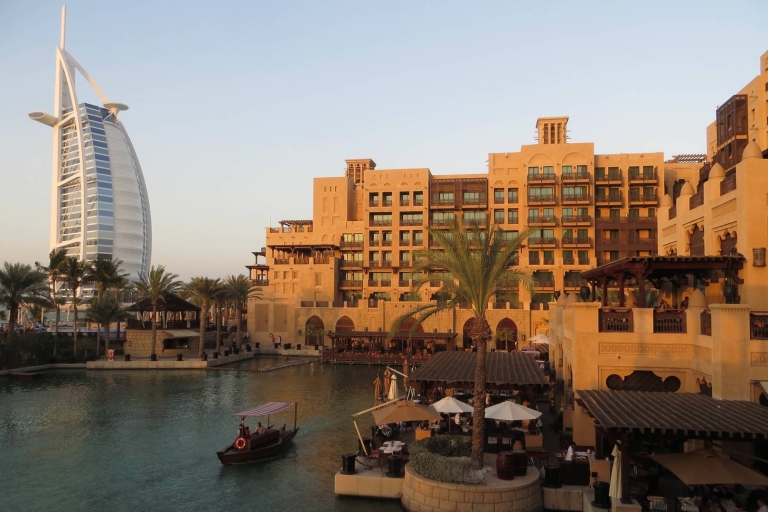 Dubaï: voiture privée avec chauffeur pour faire du tourisme ou des affairesDubaï: voiture privée et chauffeur pour le tourisme ou les affaires