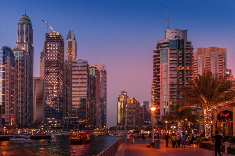 Dubai: Privatwagen mit Fahrer für Sightseeing oder BusinessDubai: Privates Auto und Fahrer für Sightseeing oder Business