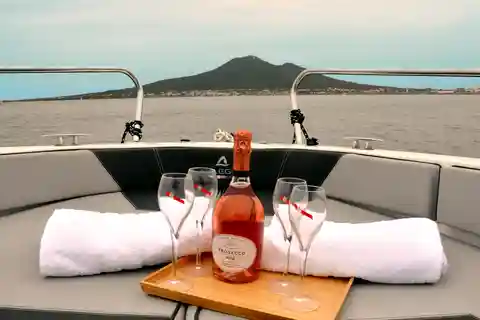 Pompéi : Croisière privée au coucher du soleil avec Prosecco et Limoncello