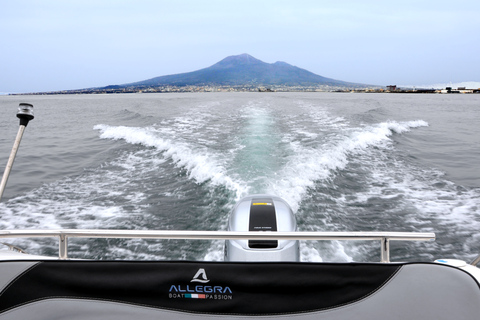 Sorrento: Private Sunset Cuise with Prosecco and Limoncello Up to 4 people and 40HP boat