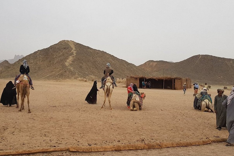 Wüstensonnenuntergang Quad-Safari, Abendessen, KamelrittTour mit Abholung von Hurghada, innerhalb der Stadt