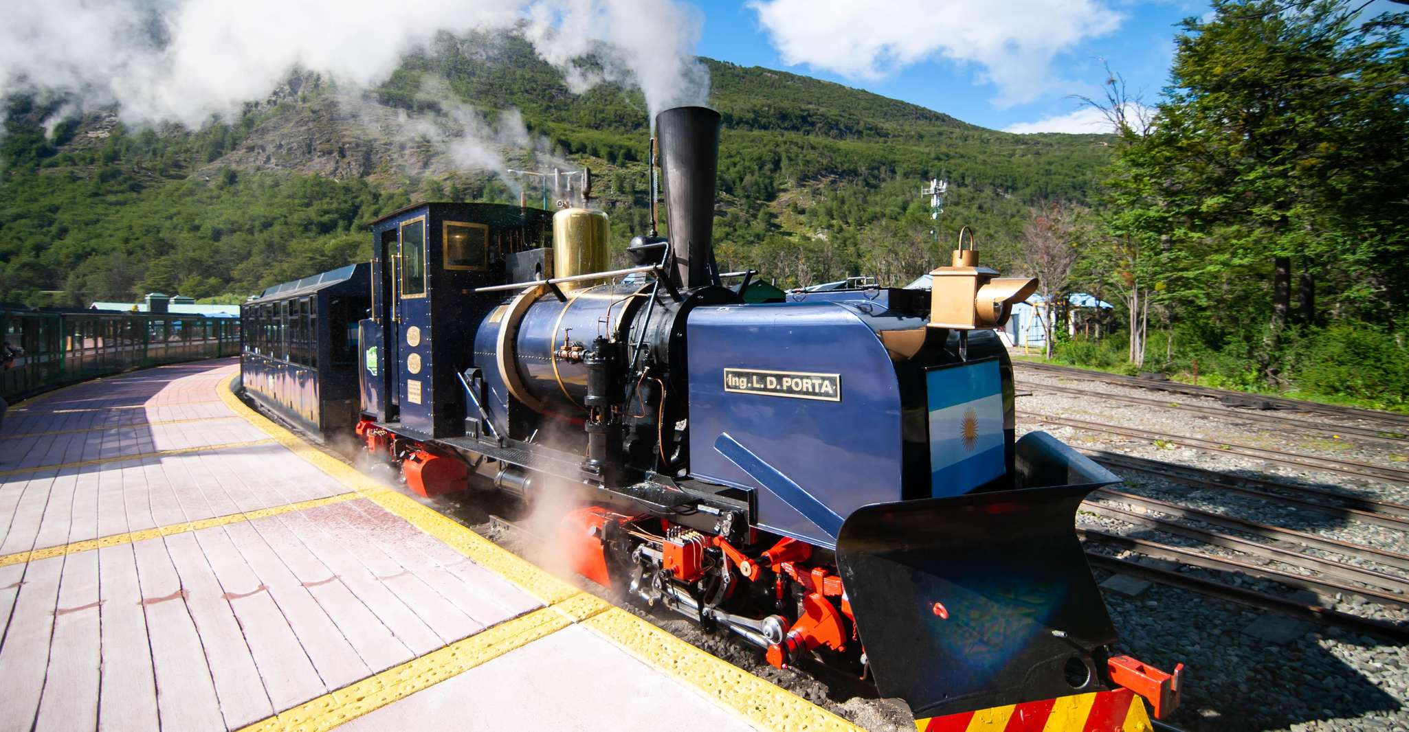 Ushuaia, National Park и Beagle Channel Tour с поездом - Housity