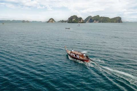 Krabi: Private Luxury Longtail Boat Island Hopping TourPrivate Luxury Longtail Boat Tour - 3 eilanden hele dag