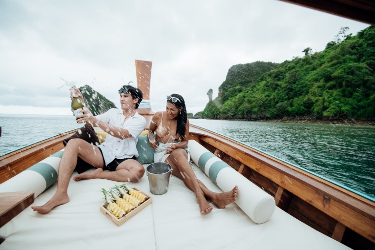 Krabi : Excursion privée de luxe en bateau à longue queue sur l'île de KrabiExcursion privée de luxe en bateau à longue queue - 3 îles - journée complète