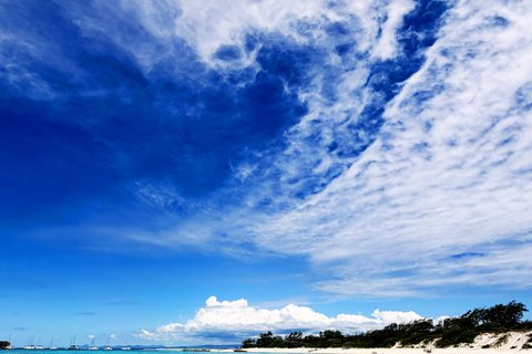 Mauritius: Flat Island Catamaran & Exclusive Beach BBQ