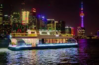Shanghai, Night River Cruise Tour avec salle à manger de style Xinjiang - Housity
