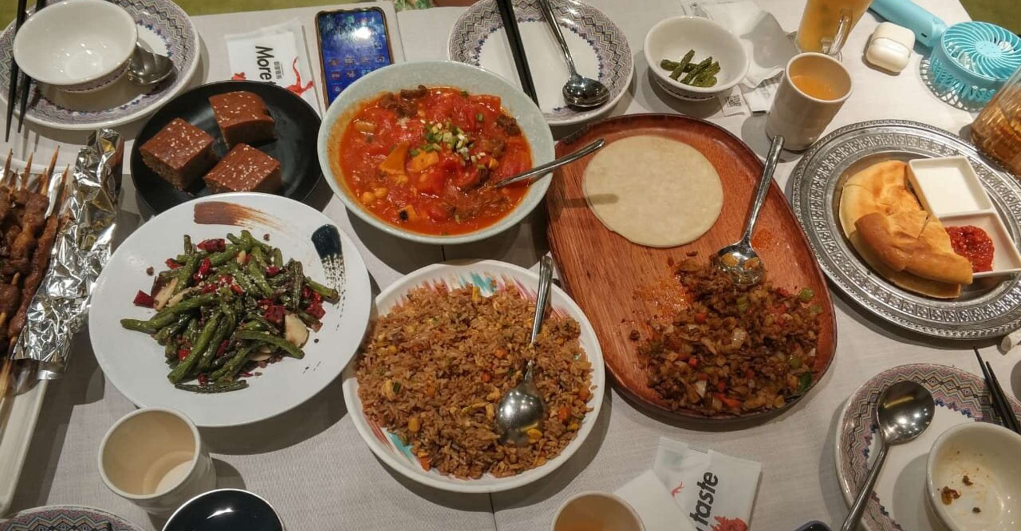 Shanghai: Night River Cruise Tour with Xinjiang Style Dining photo 7