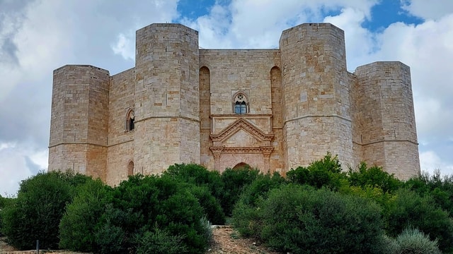 Visit Andria Castel del Monte Private Historical Tour in Trani