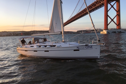 Lisbon: Private Sailing Tour