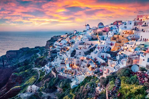 Santorini: Private Guided Sightseeing Day Tour