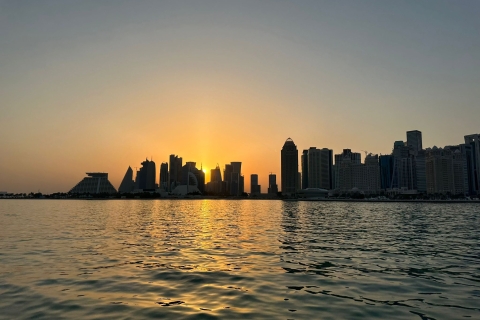 Doha la nuit par la mer