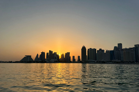 Doha la nuit par la mer