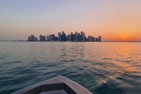 Doha la nuit par la mer