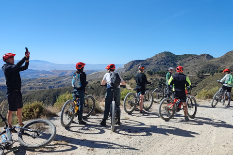 Sierra Nevada: Kleingruppentour mit E-Bikes