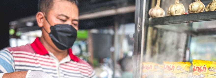 Phnom Penh : Marché du matin et visite guidée du petit-déjeuner en tuktuk