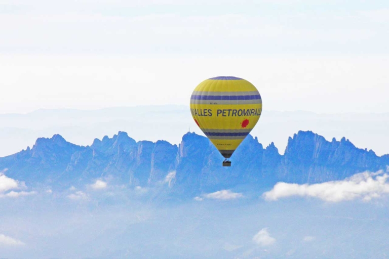 Ab Barcelona: Heißluftballon-Fahrt und Kloster Montserrat