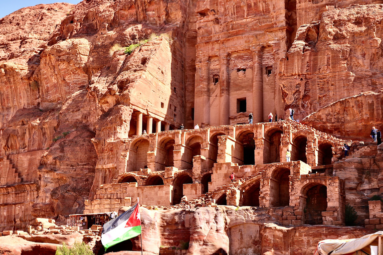 Från Tel Aviv: Guidad dagsutflykt till Petra med lunch