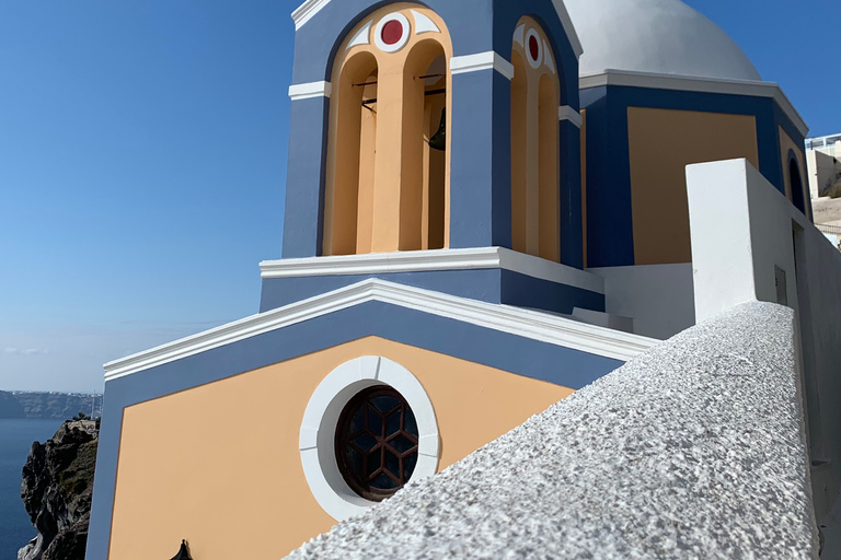 Santorini in a private full-day tour, wine tasting includedSantorini: Private Full-Day Sightseeing Tour( 6-8 hours )