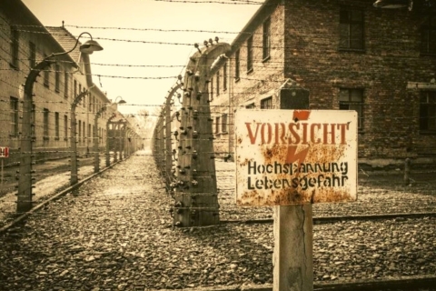 Warschau: tour Auschwitz-Birkenau in kleine groep met lunchAuschwitz-Birkenau Kleine groepsreis Super Premium auto+lunch