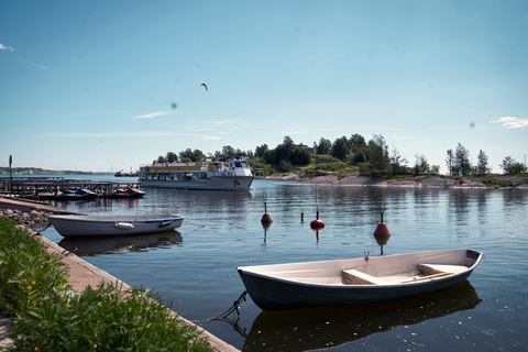 Helsinki: hop-on, hop-off-bustour en rondvaart langs hoogtepunten van de stad