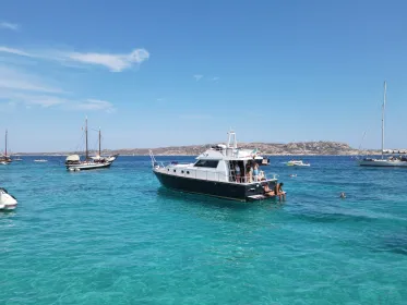 Palau: La Maddalena Archipel Motorboottour mit Mittagessen