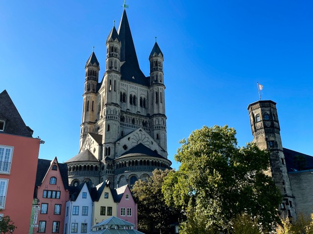 Visit Cologne Old Town Walking Tour with Brewery and Kölsch Beer in Cologne