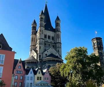 Cologne: Old Town Walking Tour with 1 Brewery Visit & 1 Beer