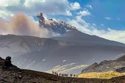 Etna: Experiência de Trekking nas Crateras da Erupção de 2002