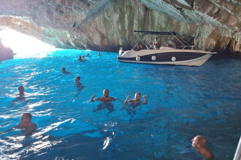 Desde Kotor: Excursión de un día en barco a la Cueva Azul y la Bahía de KotorVisita en grupo