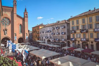 Alba, Historic Town Highlights Tour guiado a pie - Housity