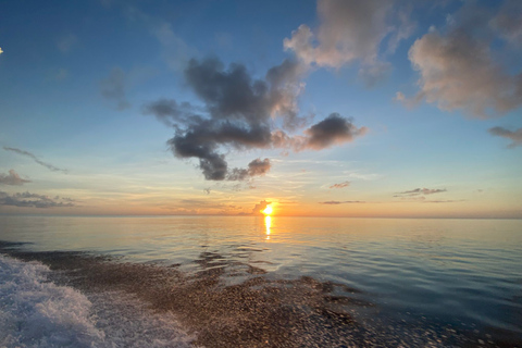 Soufriere: Private Sonnenuntergangs-Kreuzfahrt mit Getränken