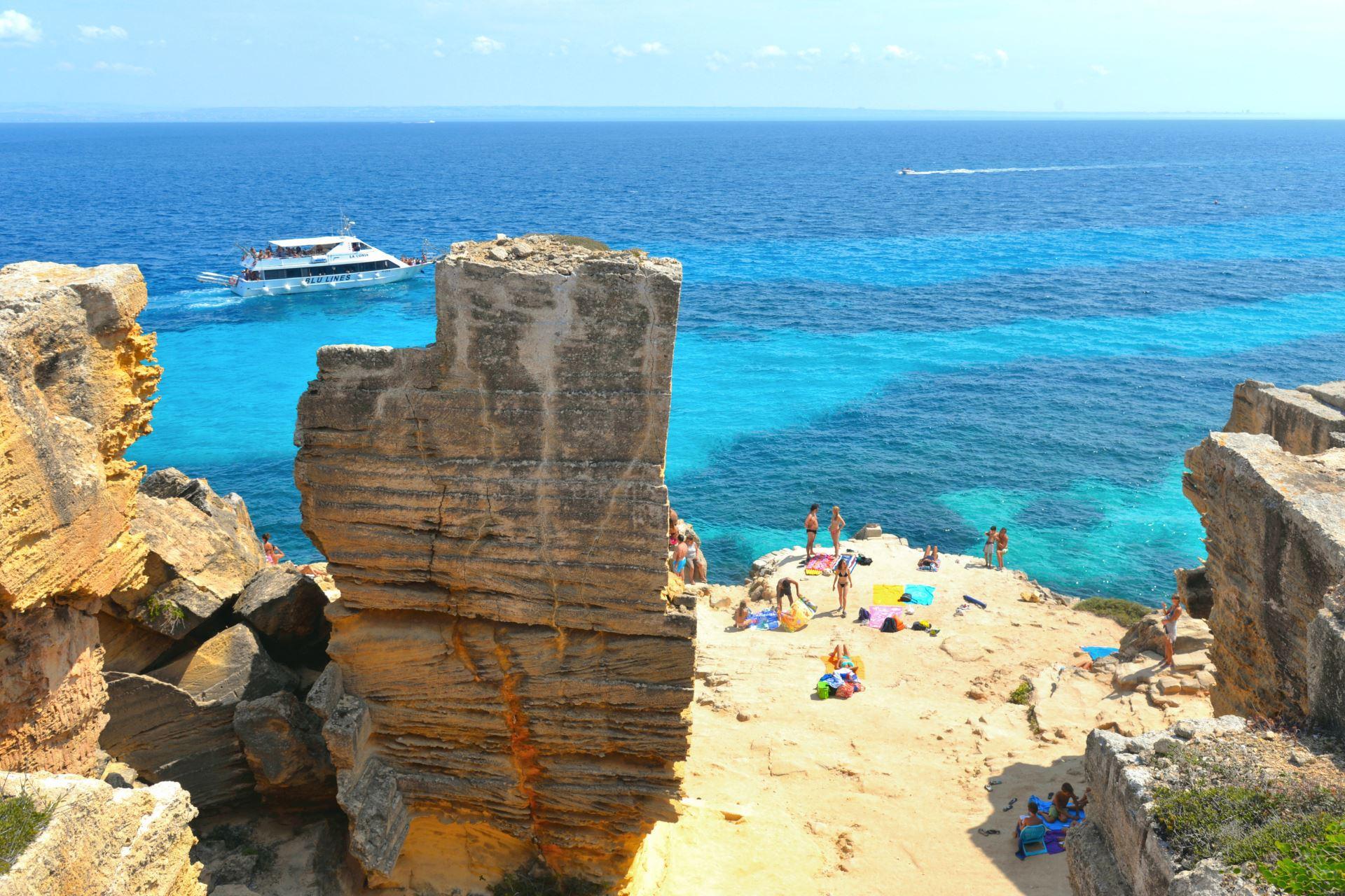 Von Trapani aus: Kreuzfahrt nach Favignana und Levanzo mit Mittagessen