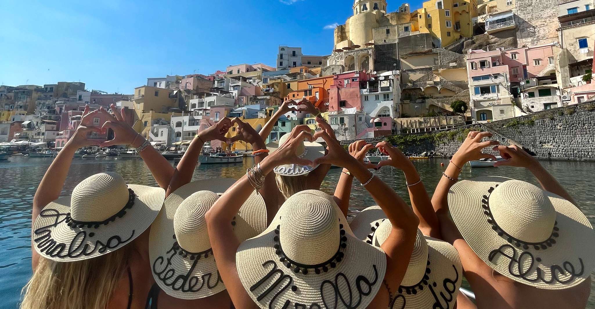 Procida, passeio de barco com paradas de natação e fotos subaquáticas - Housity